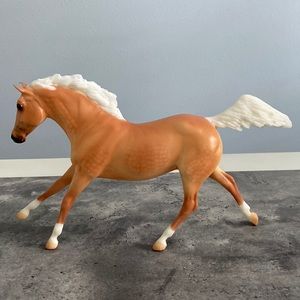 Breyer Lakota TSC Exclusive